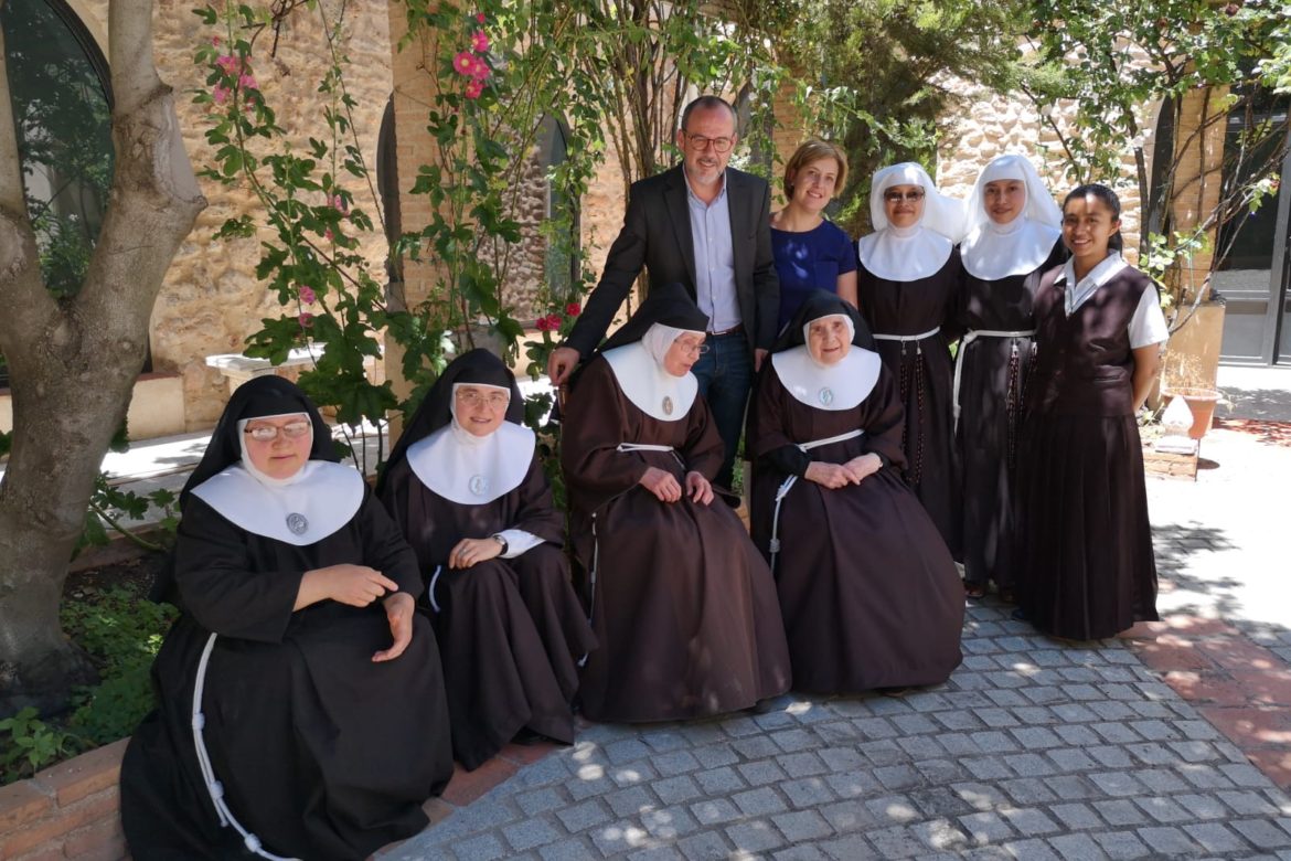 El Alcalde visita el convento de la hermanas Clarisas para interesarse por los daños producidos El Alcalde visita el convento de la hermanas Clarisas para interesarse por los daños producidos